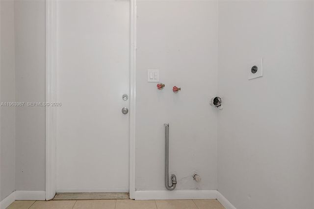 621 N 70th Way 0, Hollywood, FL 33024