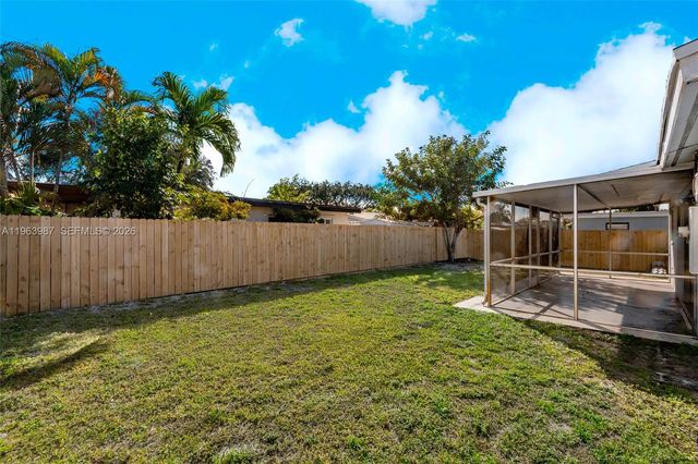 621 N 70th Way 0, Hollywood, FL 33024