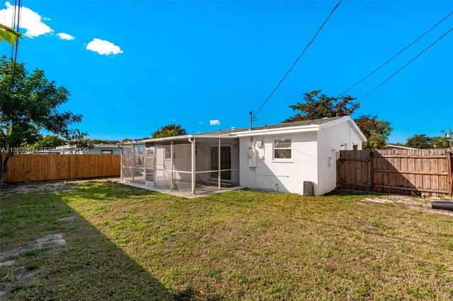 621 N 70th Way 0, Hollywood, FL 33024