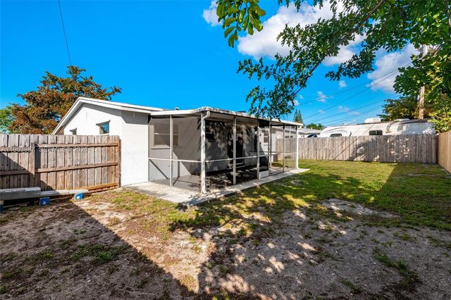 621 N 70th Way 0, Hollywood, FL 33024