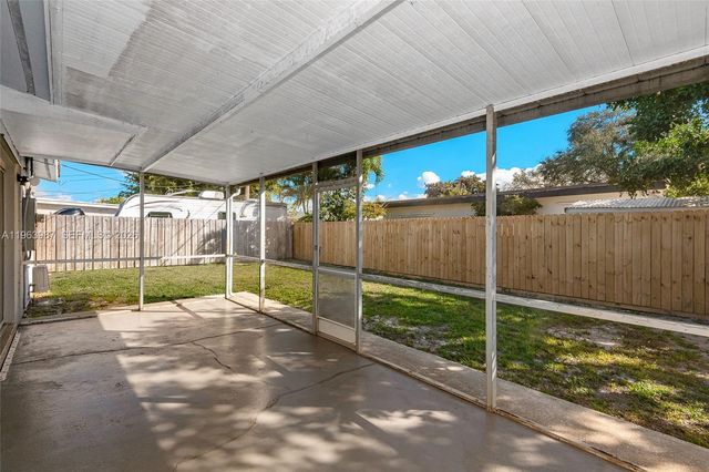 621 N 70th Way 0, Hollywood, FL 33024