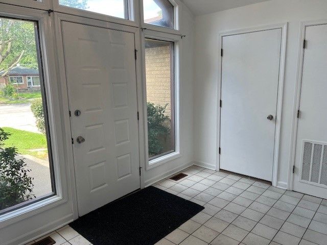 8713 Drake Avenue, Skokie, IL 60076