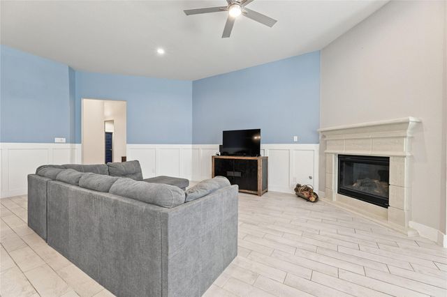 3323 Majestic Pine Lane, Rosenberg, TX 77471