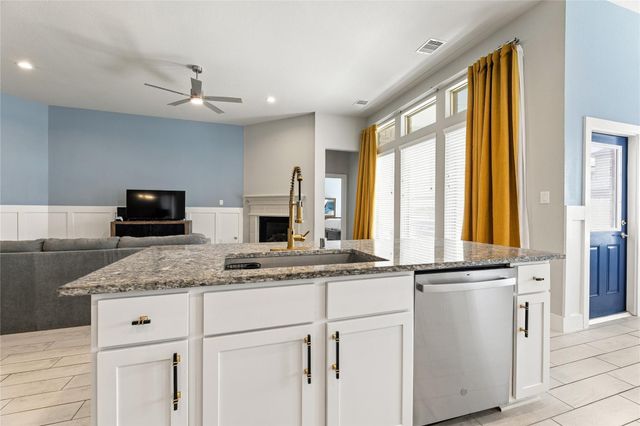 3323 Majestic Pine Lane, Rosenberg, TX 77471