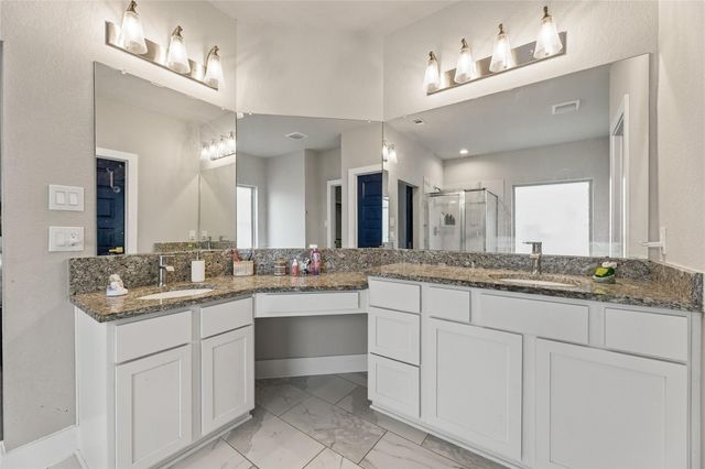 3323 Majestic Pine Lane, Rosenberg, TX 77471