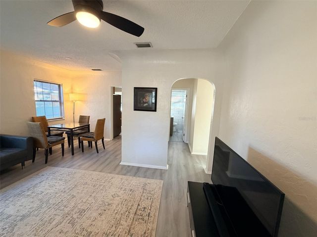 830 47TH AVENUE N, St Petersburg, FL 33704