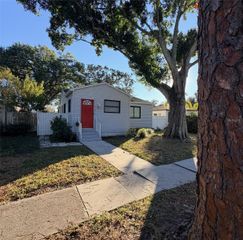 830 47TH AVENUE N, St Petersburg, FL 33704