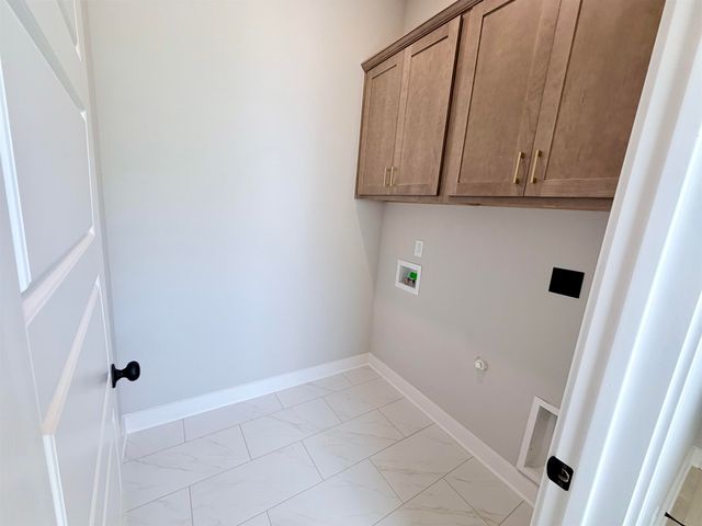 10230 LOUANNE DR, Collierville, TN 38017
