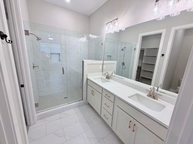 10230 LOUANNE DR, Collierville, TN 38017
