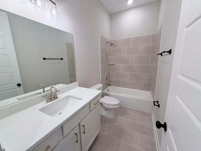 10230 LOUANNE DR, Collierville, TN 38017