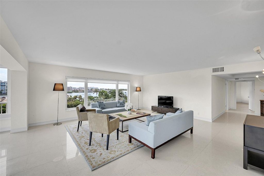 Image 12 of property listing at 600 S Ocean Boulevard 504, Boca Raton, FL 33432