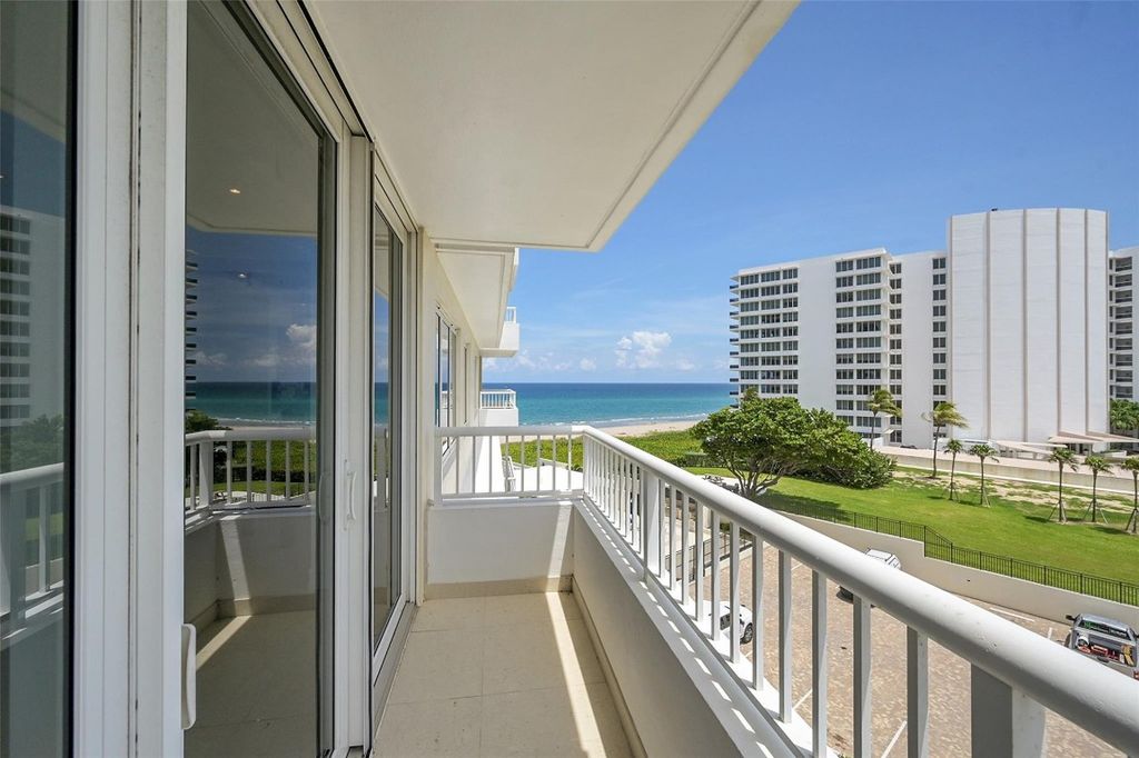 Image 9 of property listing at 600 S Ocean Boulevard 504, Boca Raton, FL 33432