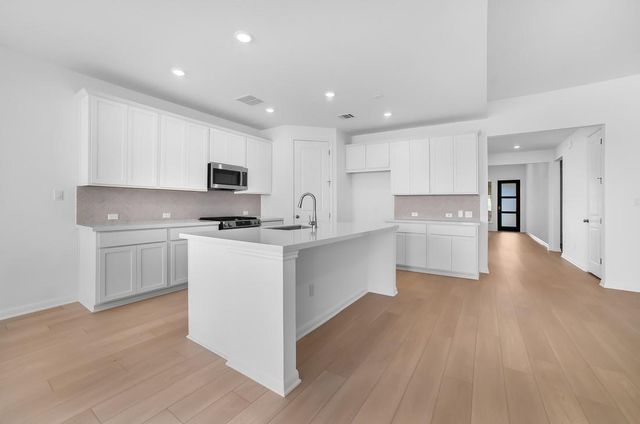 12700 Brave Tenderfoot TRL, Buda, TX 78610