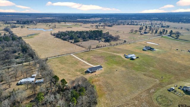 305 Gallatin Cutoff Rd, Jacksonville, TX 75766