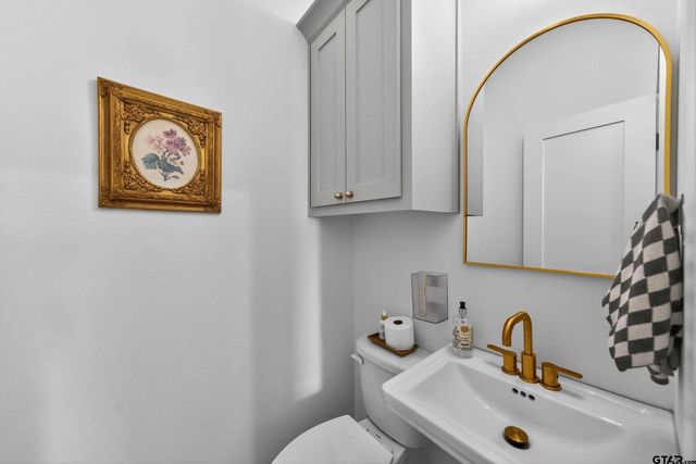 305 Gallatin Cutoff Rd, Jacksonville, TX 75766