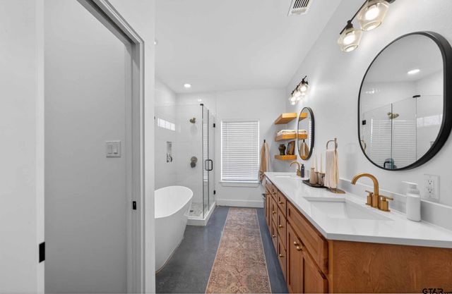 305 Gallatin Cutoff Rd, Jacksonville, TX 75766