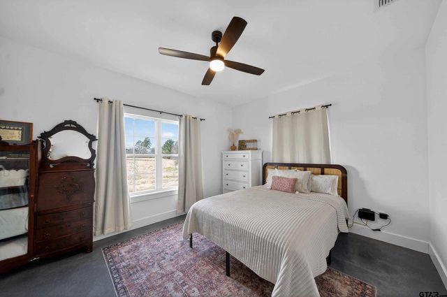 305 Gallatin Cutoff Rd, Jacksonville, TX 75766