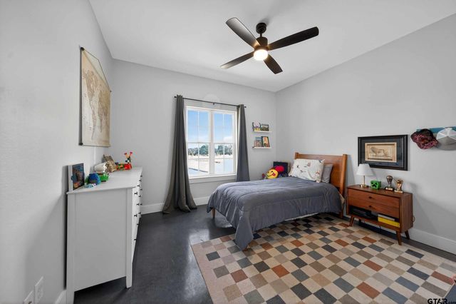 305 Gallatin Cutoff Rd, Jacksonville, TX 75766