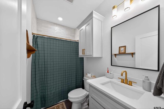 305 Gallatin Cutoff Rd, Jacksonville, TX 75766