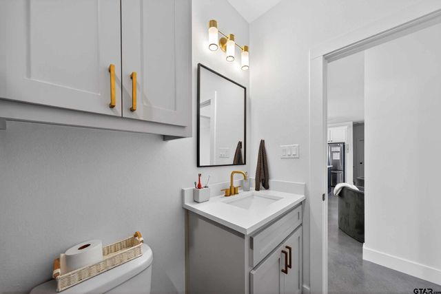 305 Gallatin Cutoff Rd, Jacksonville, TX 75766