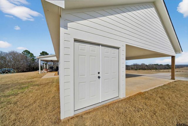 305 Gallatin Cutoff Rd, Jacksonville, TX 75766