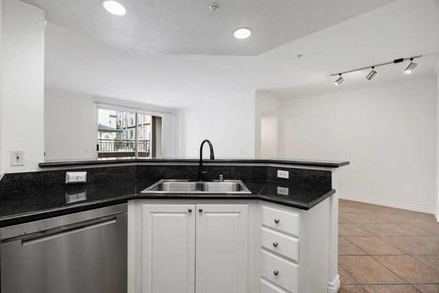 9263 Regents Rd B108, La Jolla, CA 92037