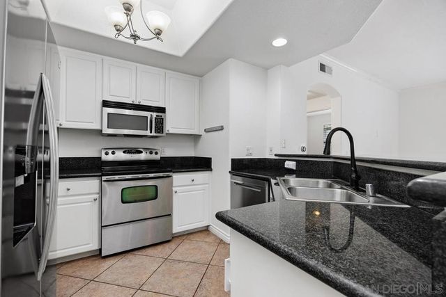 9263 Regents Rd B108, La Jolla, CA 92037