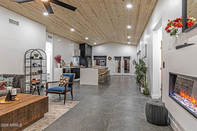 3027 N 26TH Street, Phoenix, AZ 85016
