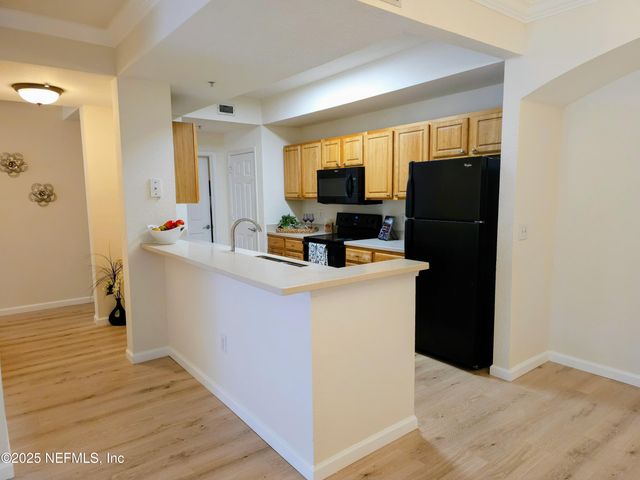 10075 GATE Parkway N, 209, Jacksonville, FL 32246