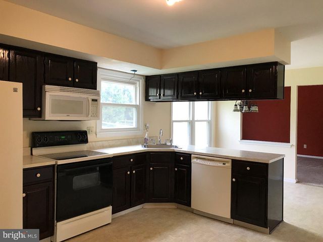 2 CORWEN TER W, West Chester, PA 19380