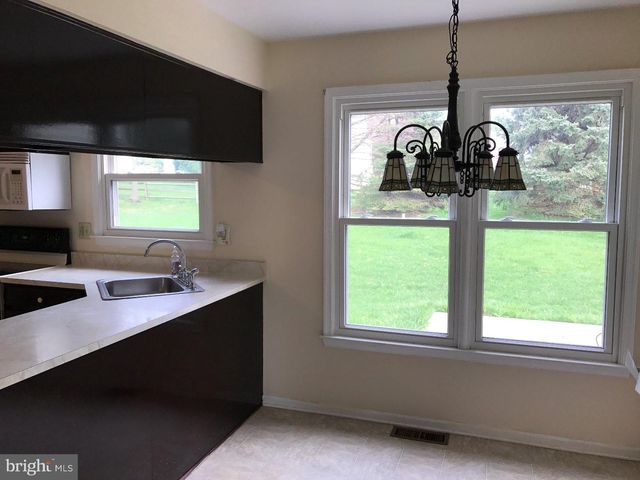 2 CORWEN TER W, West Chester, PA 19380