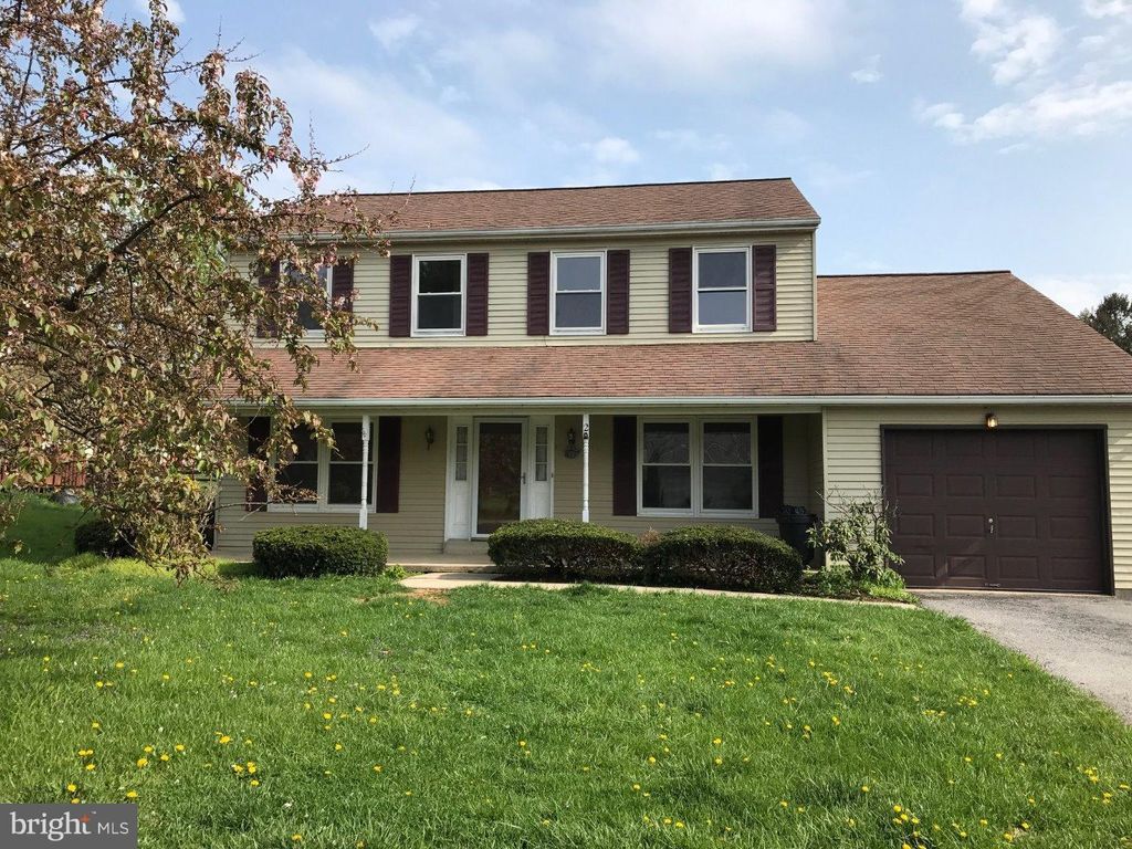 2 CORWEN TER W, West Chester, PA 19380