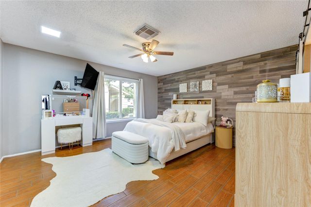 2958 Meadowgrass Lane, Houston, TX 77082