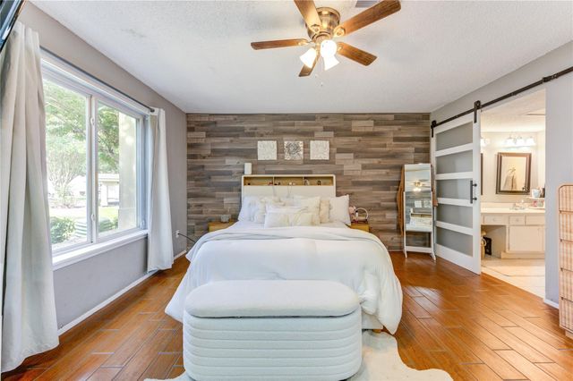 2958 Meadowgrass Lane, Houston, TX 77082