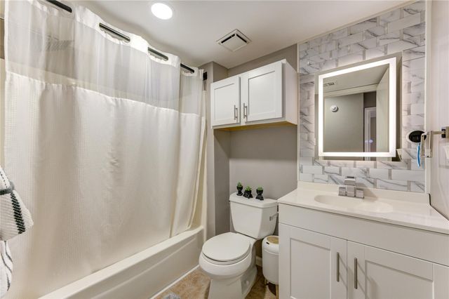 2958 Meadowgrass Lane, Houston, TX 77082