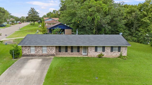 307 Overlook Drive, Vicksburg, MS 39180