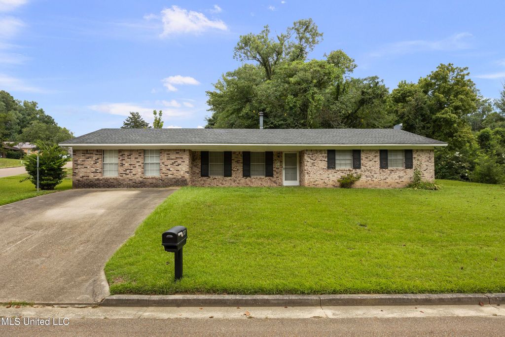 307 Overlook Drive, Vicksburg, MS 39180