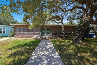 1908 Glass Ave, Rockport, TX 78382