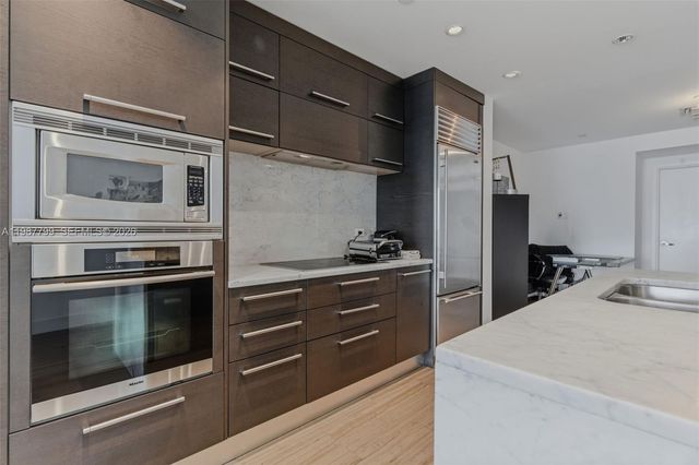 900 Biscayne Blvd 4308, Miami, FL 33132