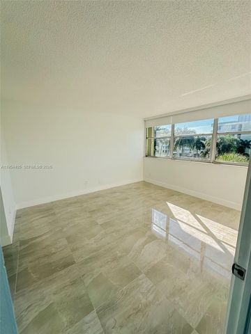 16546 NE 26th Avenue 4J, North Miami Beach, FL 33160