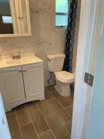 2930 NW 8th St 2, Fort Lauderdale, FL 33311