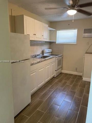 2930 NW 8th St 2, Fort Lauderdale, FL 33311