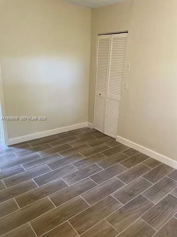 2930 NW 8th St 2, Fort Lauderdale, FL 33311