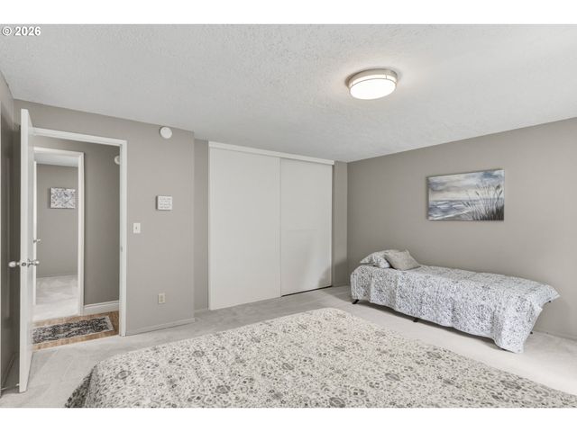 369 E BIRNIE SLOUGH Rd, Cathlamet, WA 98612