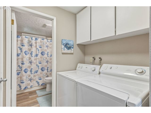 369 E BIRNIE SLOUGH Rd, Cathlamet, WA 98612