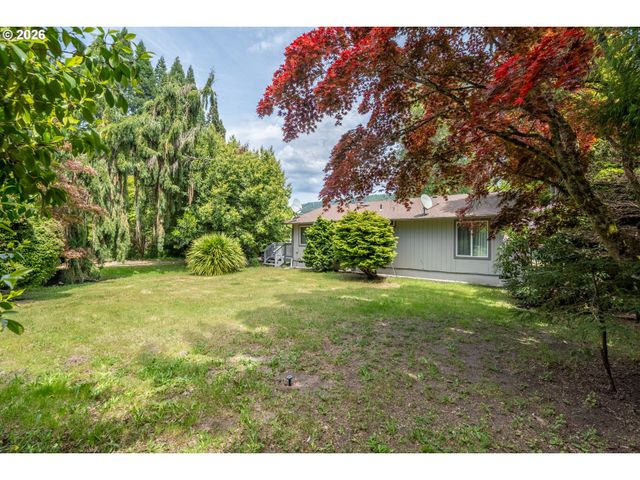 369 E BIRNIE SLOUGH Rd, Cathlamet, WA 98612