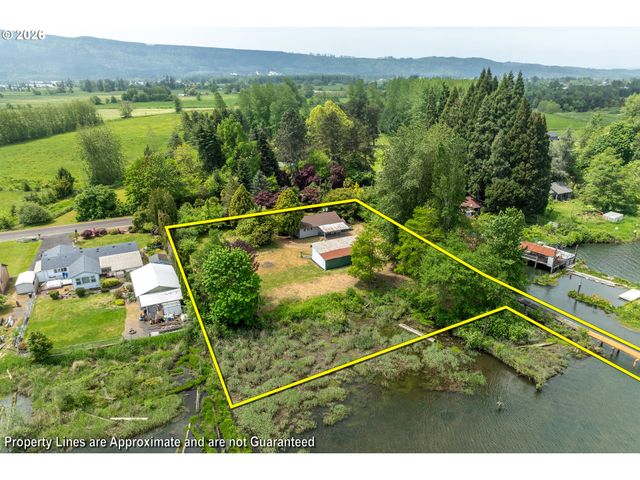 369 E BIRNIE SLOUGH Rd, Cathlamet, WA 98612