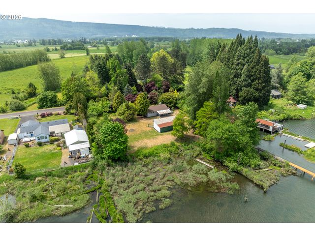 369 E BIRNIE SLOUGH Rd, Cathlamet, WA 98612
