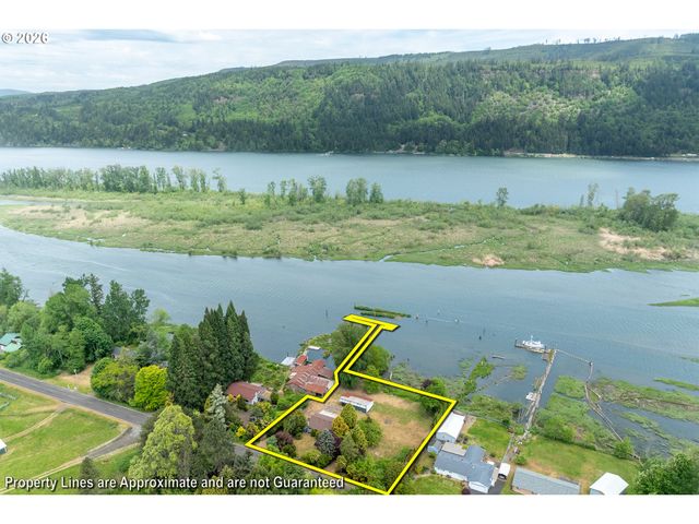 369 E BIRNIE SLOUGH Rd, Cathlamet, WA 98612