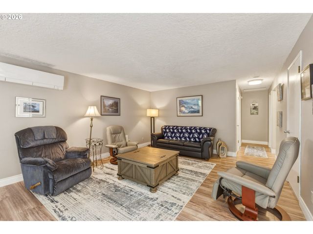 369 E BIRNIE SLOUGH Rd, Cathlamet, WA 98612
